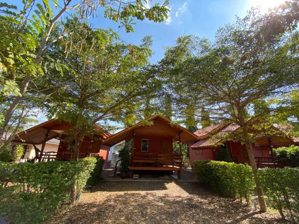 Baan Suan Sukjai Resort Csaijaphum Kültér fotó